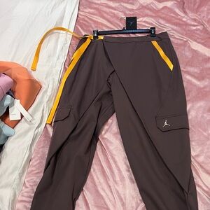 Jordan women Cargo Pants in Brown with Yellow Highlights